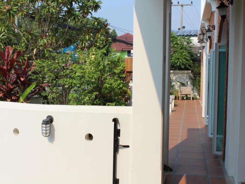 Hotel Baan Pimpisa Bang Sare Esterno foto